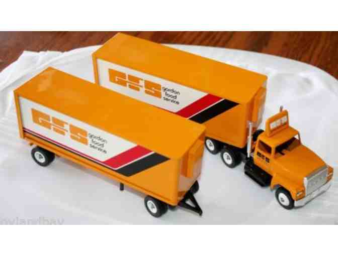 Toy Truck Lot # 11 - Two Winross Model Trucks - Rare