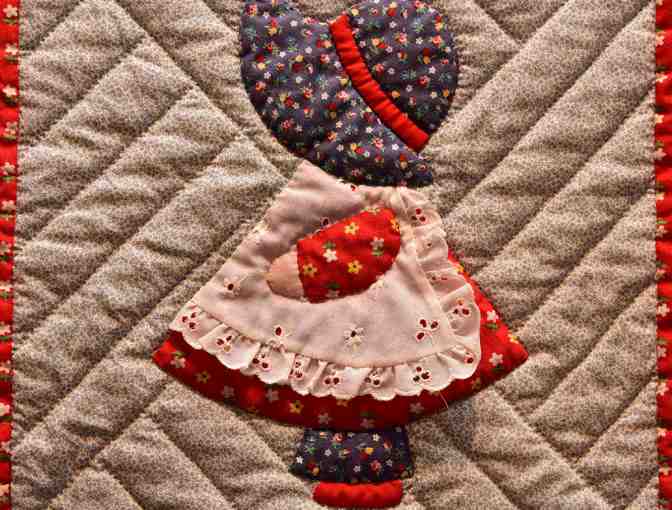 Quilt: Sunbonnet Sue and Sam crib sized