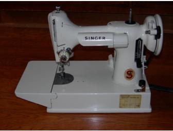 White 221 K Singer Featherweight Sewing Machine + Case