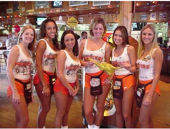 HOOTER'S Wing Party