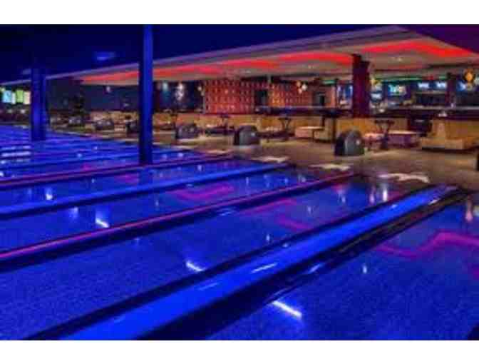 Kings Dining & Entertainment - Bowling Party for 6 People