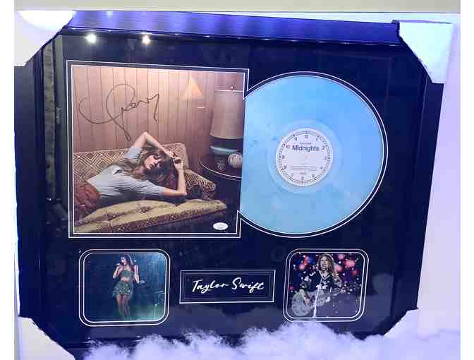 *SIGNED* Taylor Swift Display