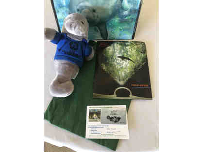 Dallas World Aquarium - 2 adult passes and manatee stuffed animal