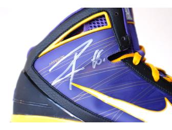Los Angeles Lakers Pau Gasol Autographed Shoe