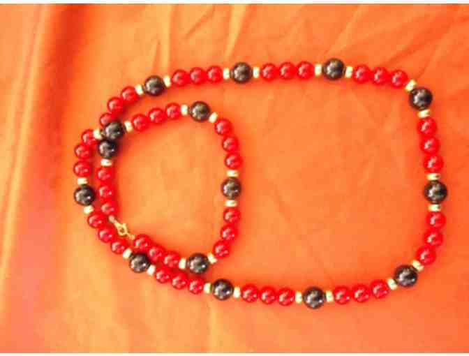 1960s Retro Red & Black 36' Necklace