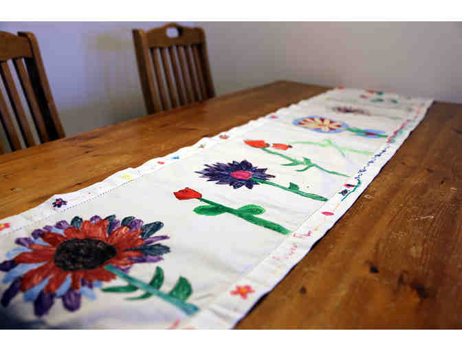 2-217    Table Runner and Napkins