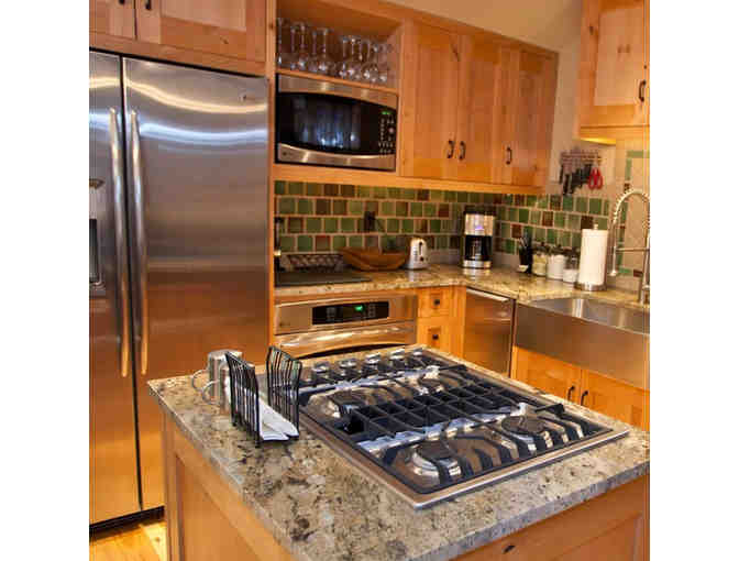 4 Nights in Luxury Ore Station Lodge Condo