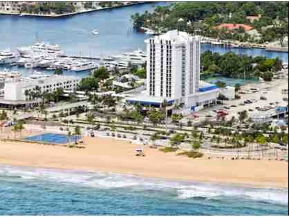 4-Night Luxury Ft. Lauderdale Stay + Golf with NFL Alumni + Gift