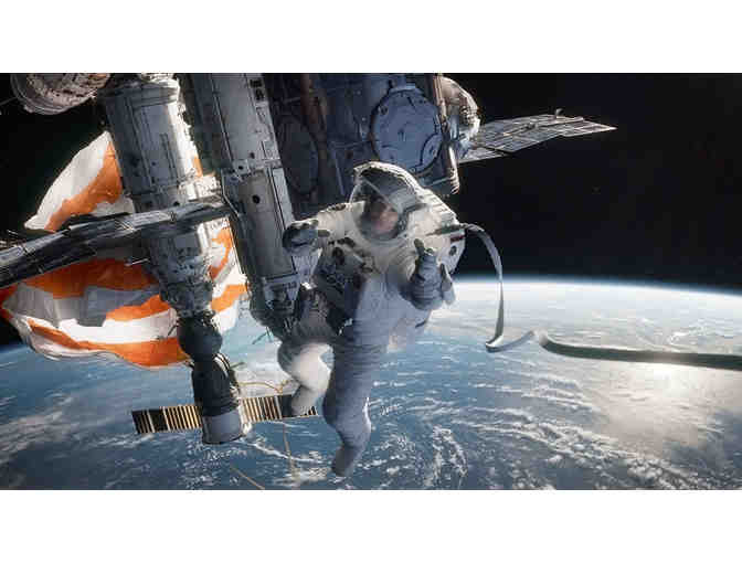 Gravity BLU-RAY + DVD + DIGITAL HD ULTRAVIOLET Combo Pack