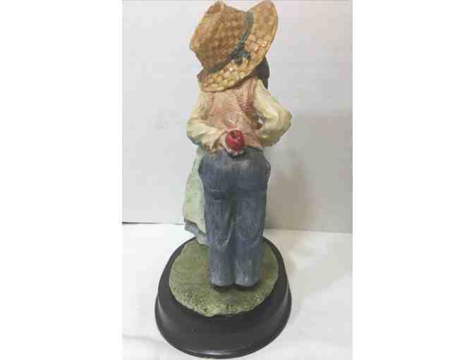 The Mirella Collection Figurine - A Couple Kissing