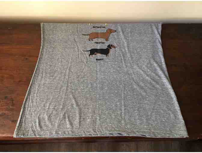 'Types of Dachshunds' Relaxed-Fit Tee - Size LARGE - Gray Heather in color