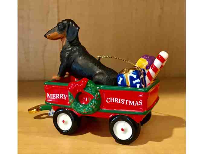 Christmas ORNAMENT 2010 Annual Black & Tan Dachshund in Wagon Ornament