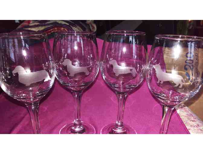 Wine glasses! Four etched wine glasses with dachshunds