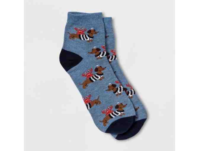 Ankle Socks! Women's Size 4-10. Dachshund with sailor outfit and a crab on his back - Photo 1