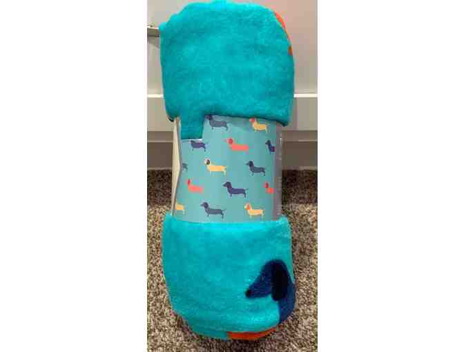 Throw Blanket! Super soft, 100% Polyester Teal Throw with Dachshunds!