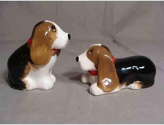 Adorable Beagle Salt and Pepper Shakers from 'Pioneer Woman'