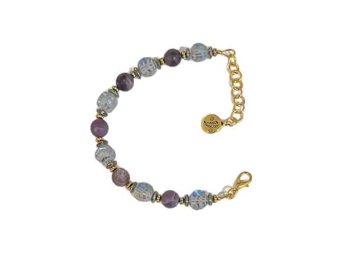 Bracelet - Handmade 7' to 8' Purple Hue Coloring - Gold Tone