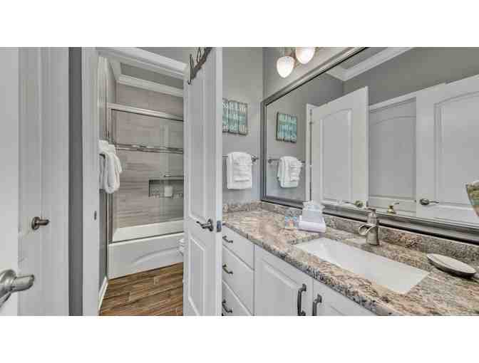 3 - Nights Deluxe in Destin, Florida!