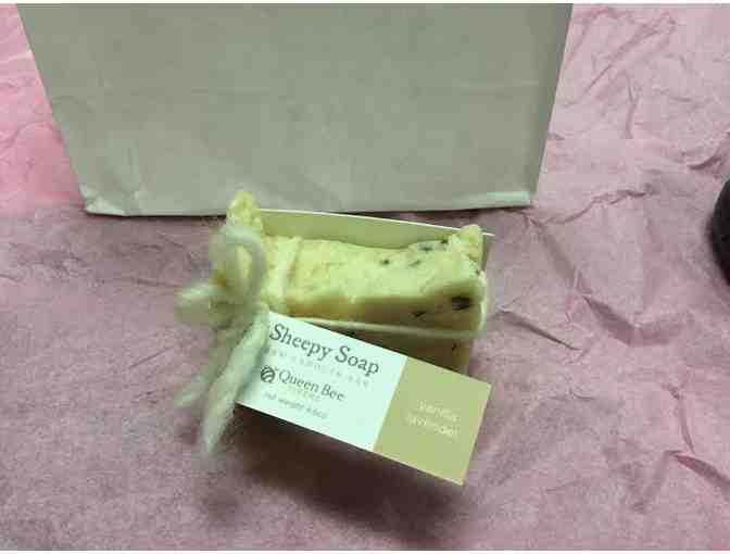 Queen Bee Fibers Gift Package