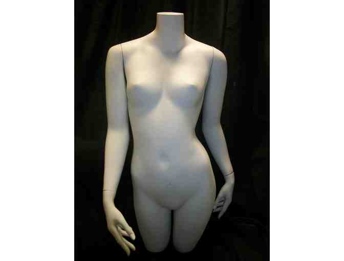 Female Display Mannequin - Photo 1
