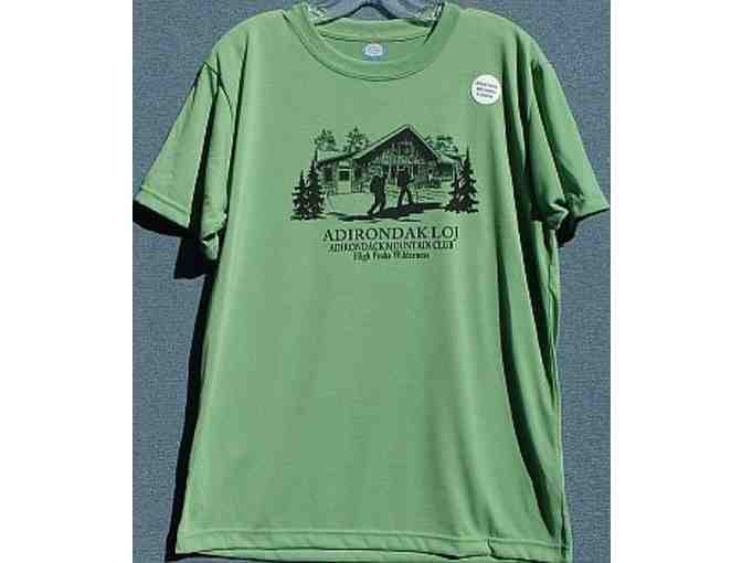 Adirondack Loj T-shirt, size small - Photo 1