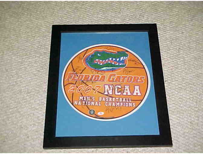 2007 Florida Gators National Champions Signed Item - Photo 1