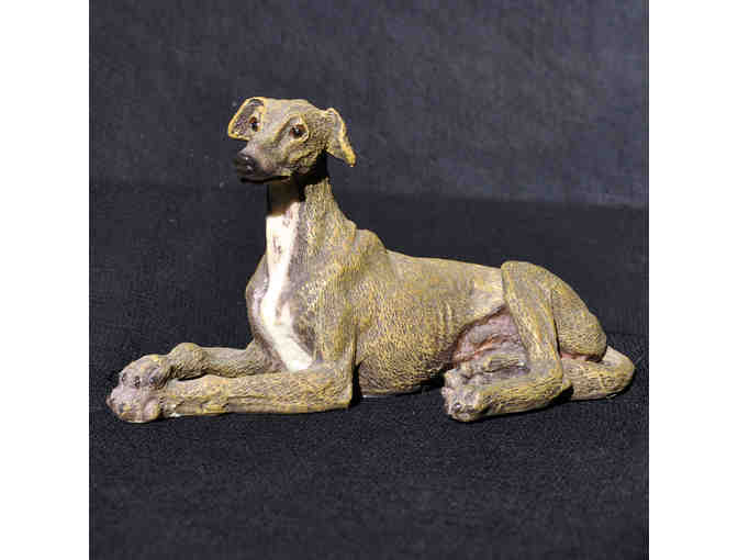 Greyhound/Whippet - Reclining/Crossed Paws - Cast and Painted Resin Sculpture/Statue - Photo 1