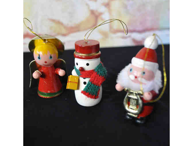 Vintage Wooden Ornament Set With Cord Hangers - 7 Pieces