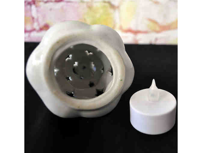 White Ceramic Tree Shaped Hollow Candle Holder With Battery Tea Light