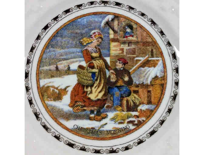 Coalport Plate - Christmas 1979 - Christmas Morning