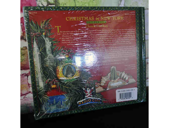 Christmas in New York: A Hardcover Pop-Up Book By Chuck Fischer