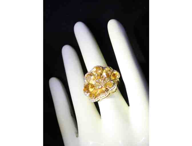 1 VERY SPECIAL COUTURE CITRINE AND DIAMOND FLORAL RING IN 14 KT YELLOW GOLD!