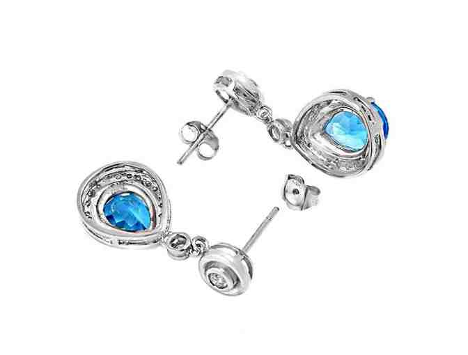 1 BEAUTIFUL PAIR OF BLUE TOPAZ AND DIAMOND EARRINGS IN WHITE GOLD!