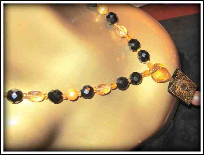 *A TOUCH OF GOLDEN: 1/KIND GEMSTONE NECKLACE!