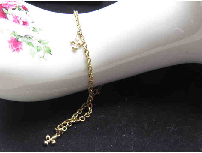 BR-3: 14 kt Gold Anklet with Fleurs des Lis Dangles