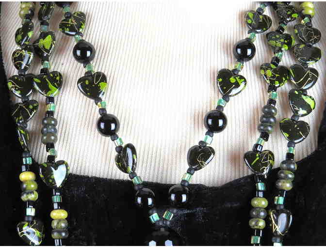 FAB FAUX NECKLACE #391 WITH GENUINE MOSS AGATE DROP PENDANT!
