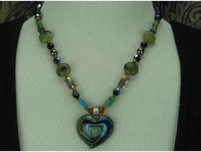 Delightful  Romantic Necklace w/Agate, Onyx, Hematite, Turquoise/Magnesite, Pendant