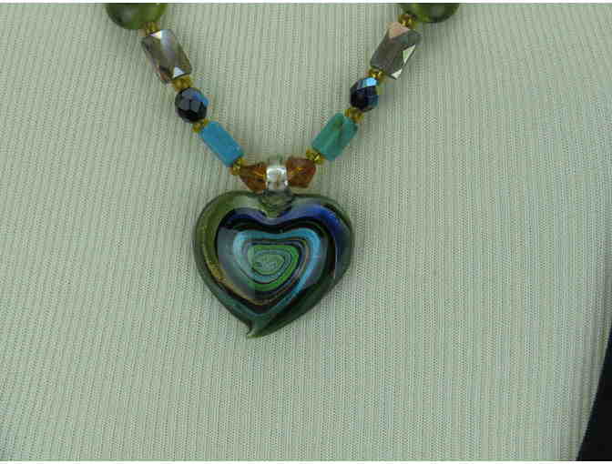 Delightful  Romantic Necklace w/Agate, Onyx, Hematite, Turquoise/Magnesite, Pendant