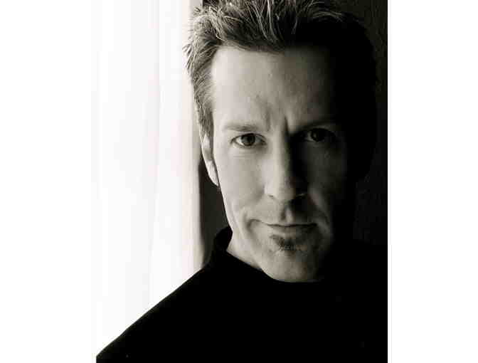 Strolling Magic by Magician 'Jeff Lee'