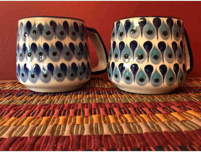Guatemalan Coffee Basket with 2 mugs