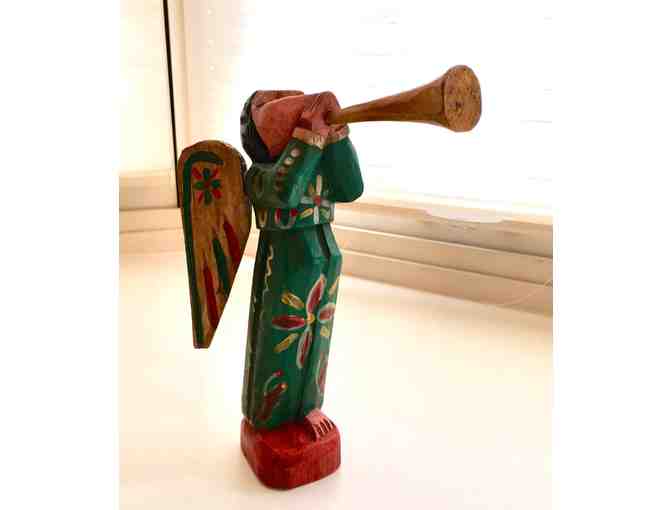 Angel blowing horn - Photo 1