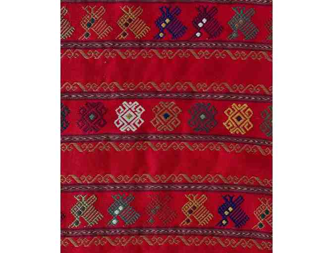 Christmas: Vibrant Red Table Runner with Birds