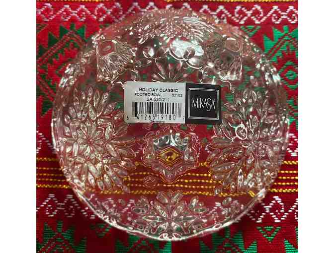 Beautiful Mikasa Snowflake crystal bowl
