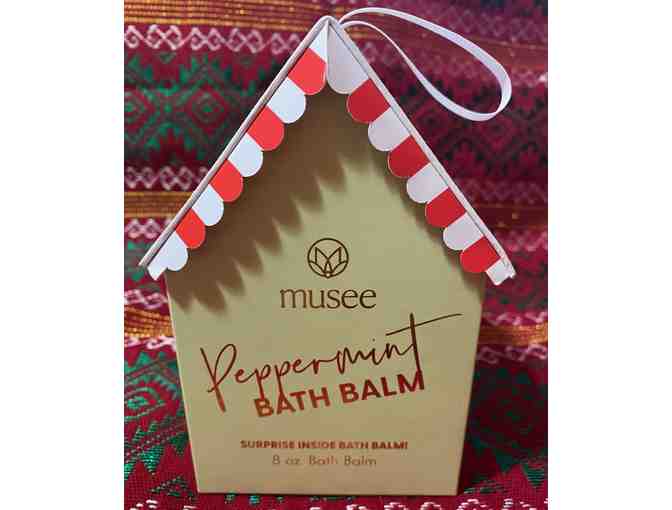 Fun Christmas themed bath set