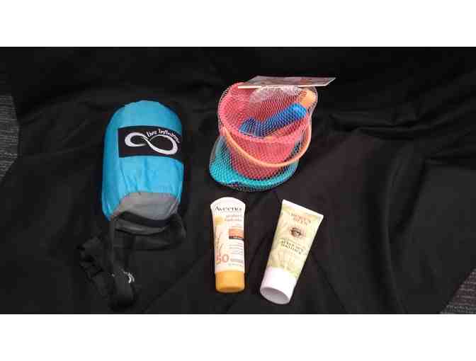 Thirty One Beach Bag with Goodies