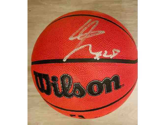 Basketball SIGNED by Los Angeles Lakers player Rui Hachimura