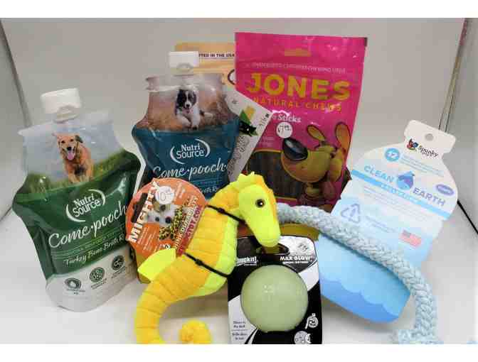 Humboldt Pet Supply Dog Goody Basket with a $25 Gift Certificate