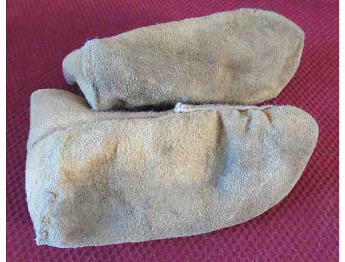 Child-size Vintage Moccasins - Photo 3