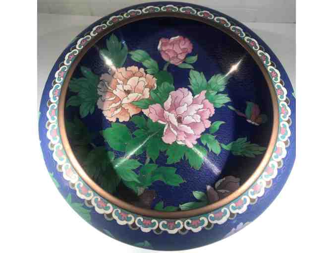 Small Cloisonne' Bowl with bird and flowers, includes wooden stand