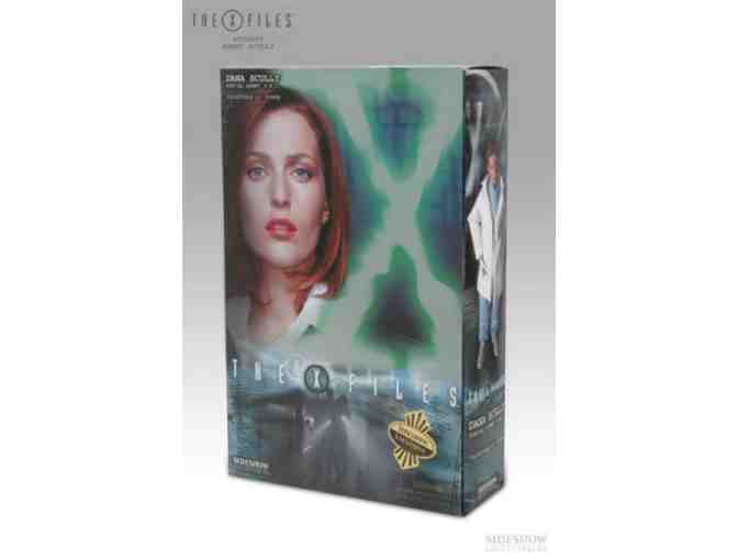 Set of 6 X Files Collectibles by Sideshow Collectibles